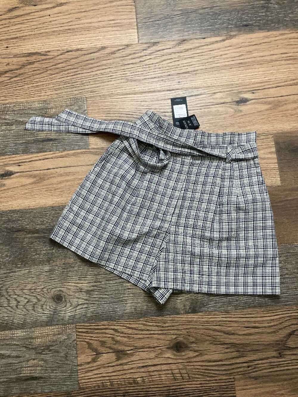 Cue  Shorts Womens 8  Stripe Linen High Waist Belted Chino